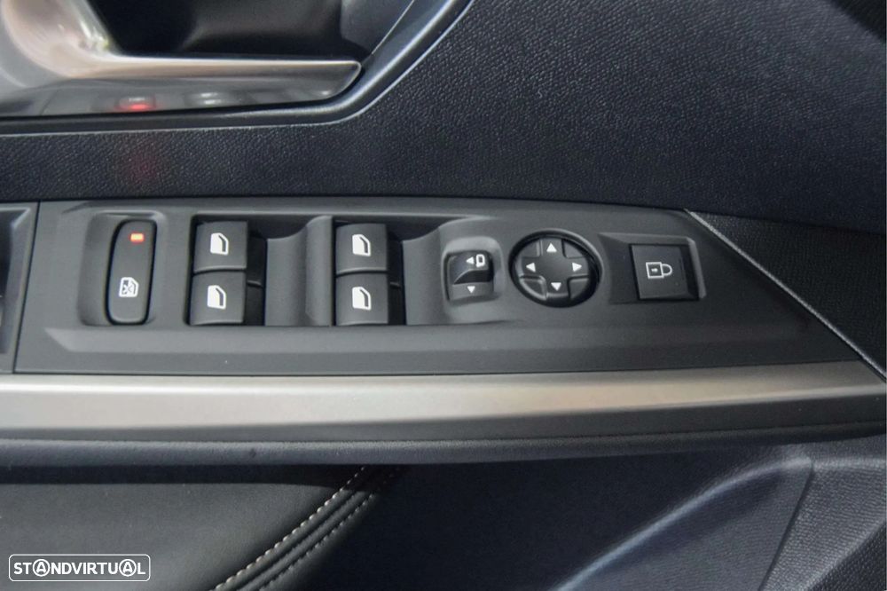 Peugeot 5008 1.2 Hybrid Allure e-DCS6 - 13