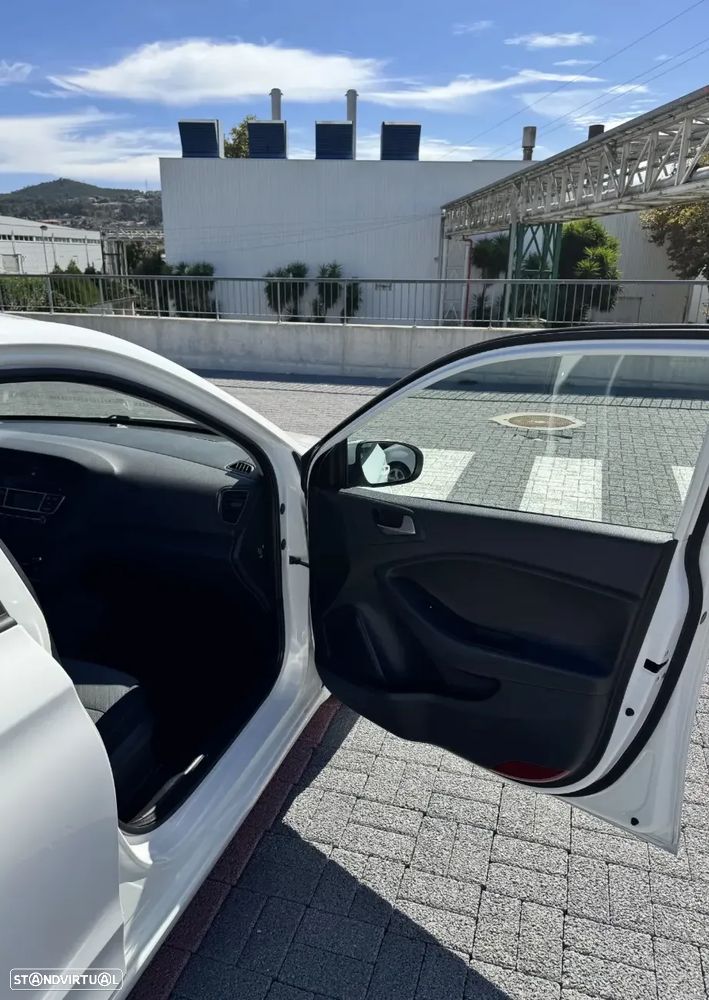 Hyundai i20 / 1.1 CRDi Access Plus - 15