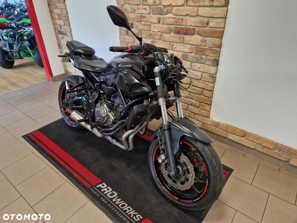 Yamaha MT - 8