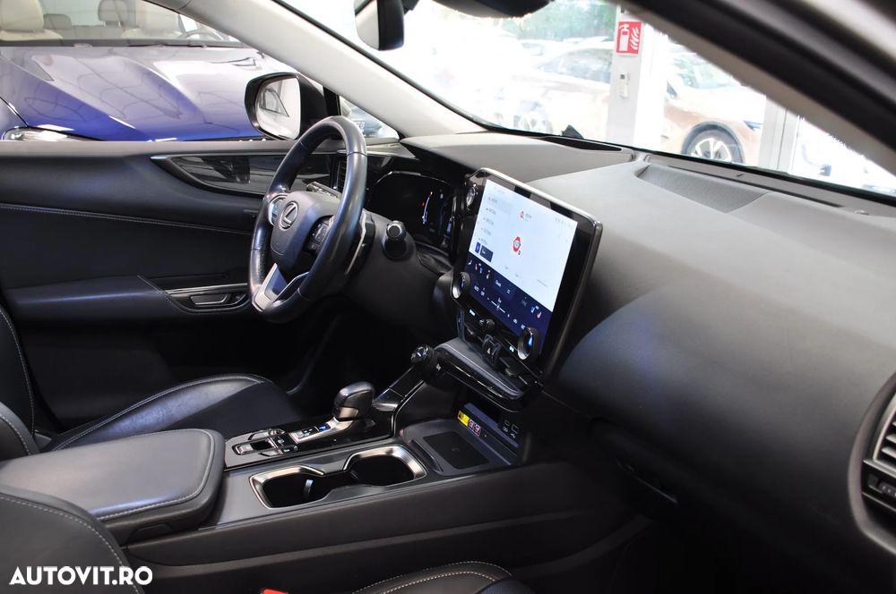 LEXUS NX 2022 — imagine 35