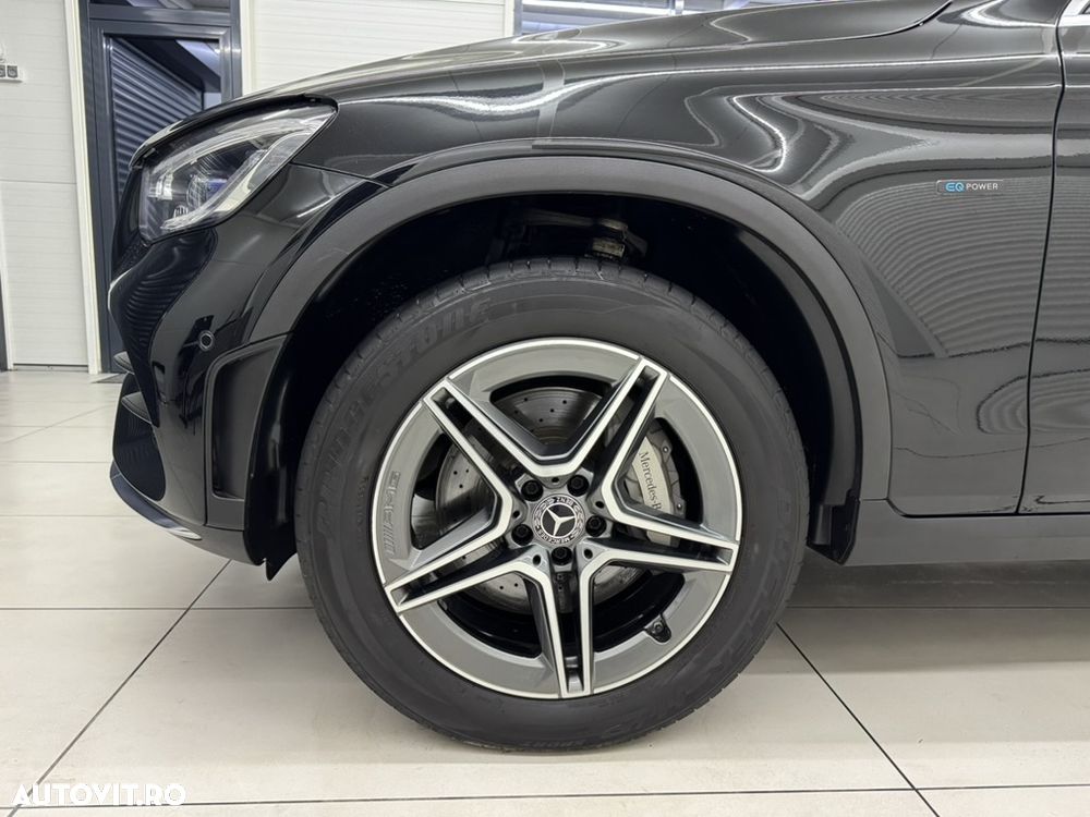 Mercedes-Benz GLC 300 e 4Matic 9G-TRONIC AMG Line - 26