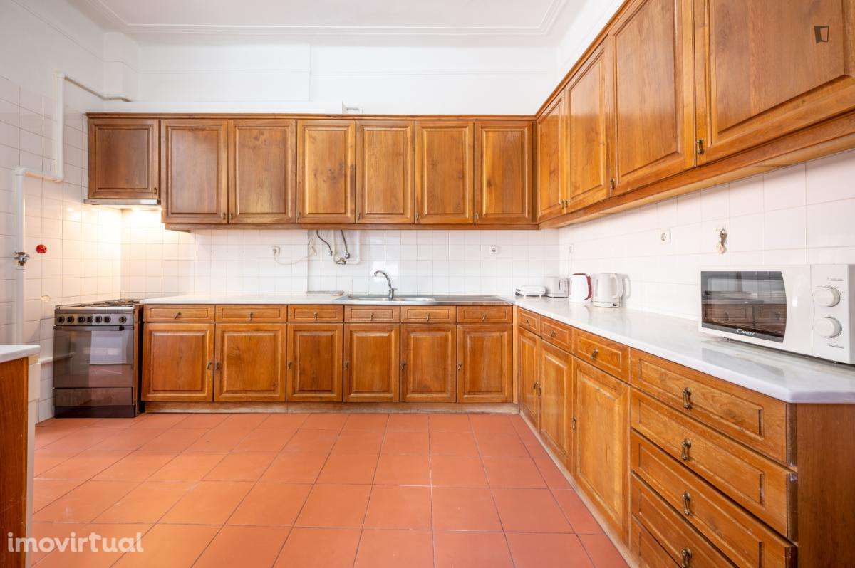 Quarto - localizado em Marquês de Pombal Lisbon - Grande imagem: 5/19