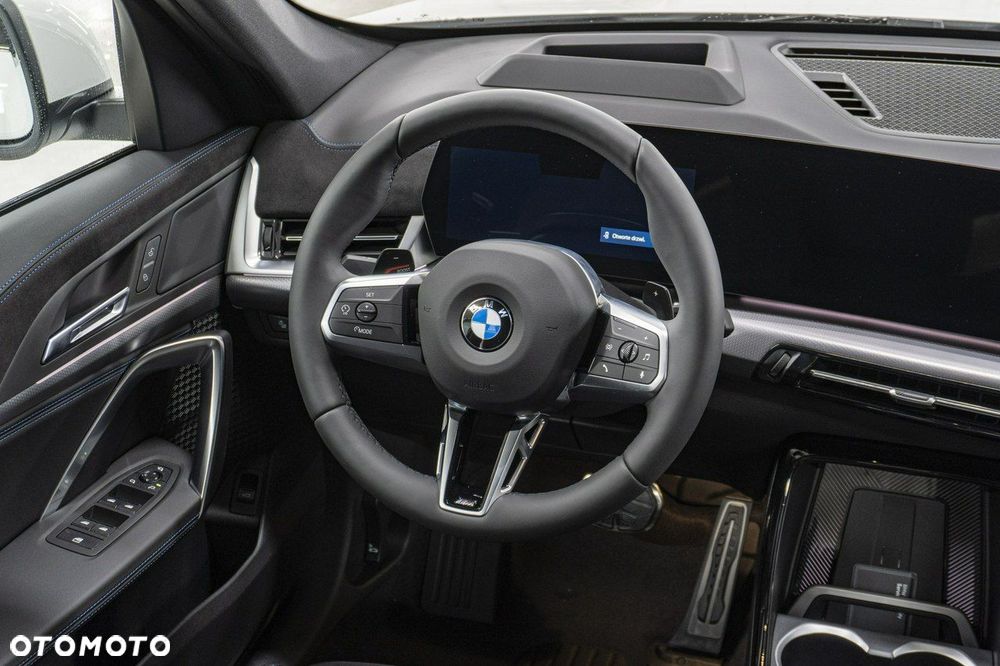 BMW X1 sDrive18i - 18