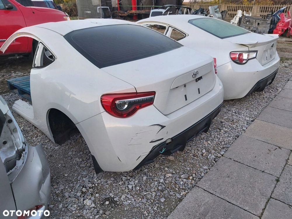 TOYOTA GT86 Subaru BRZ tył ćwiartka pas błotnik - 1