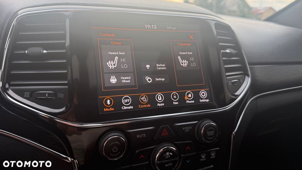 Jeep Grand Cherokee - 25