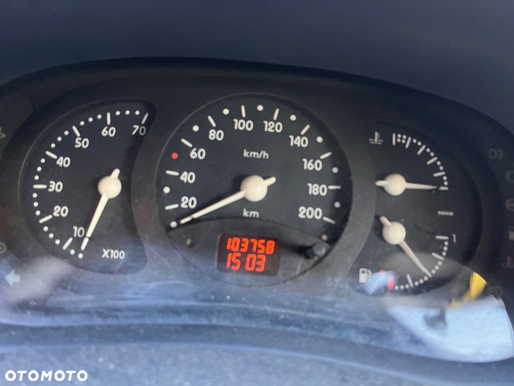 Renault Clio 1.2i RT 16V - 10