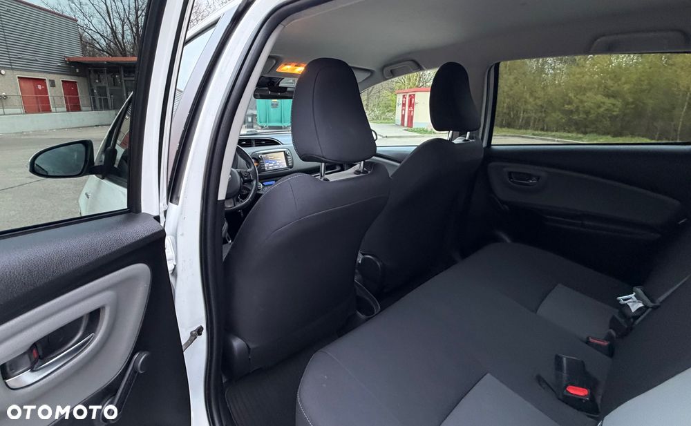 Toyota Yaris Hybrid 100 Premium - 21