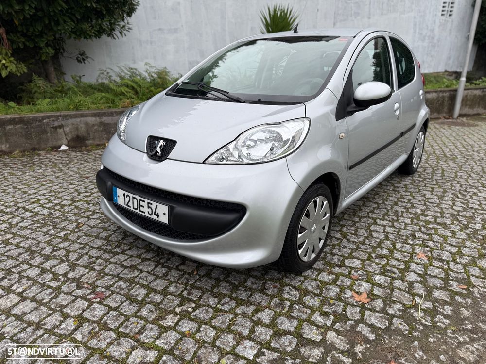 Peugeot 107 1.0 Trendy - 1