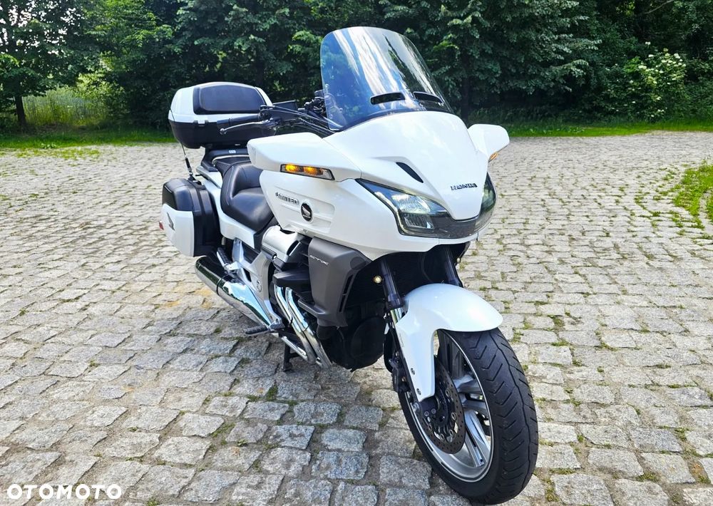 Honda CTX - 10