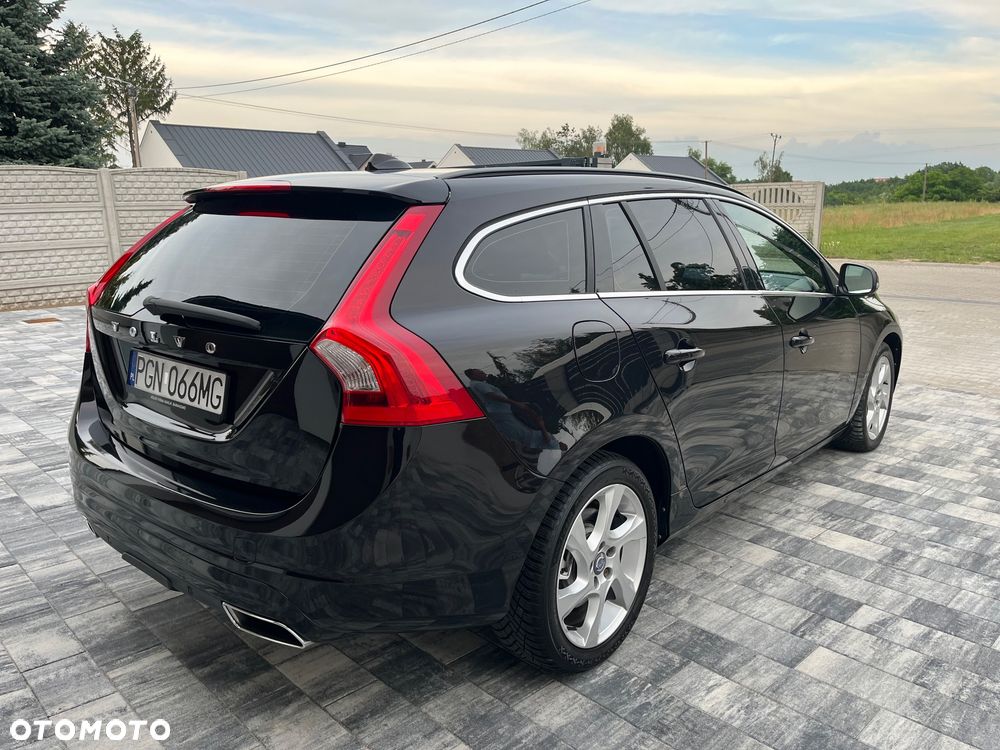 Volvo V60 D4 Geartronic Momentum - 12