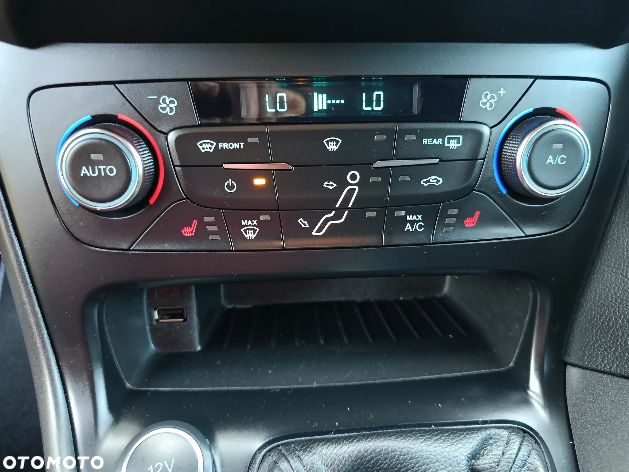 Ford Focus Turnier 1.0 EcoBoost Start-Stopp-System TITANIUM STYLE - 10