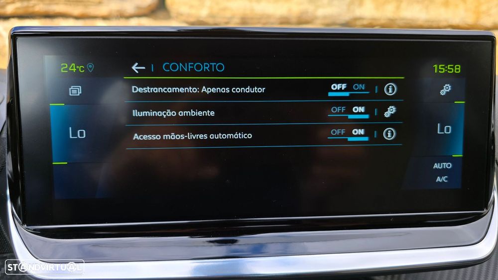Peugeot e-208 GT - 29