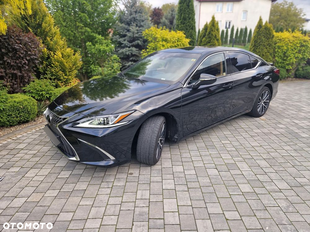 Lexus ES - 3