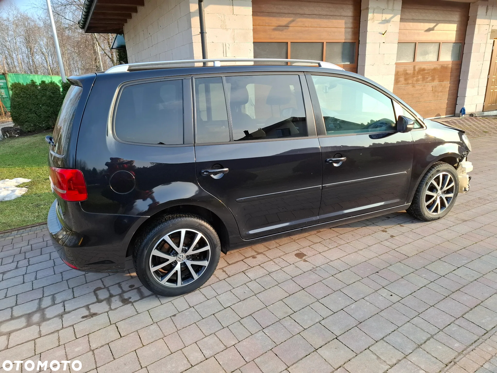 Volkswagen Touran - 10