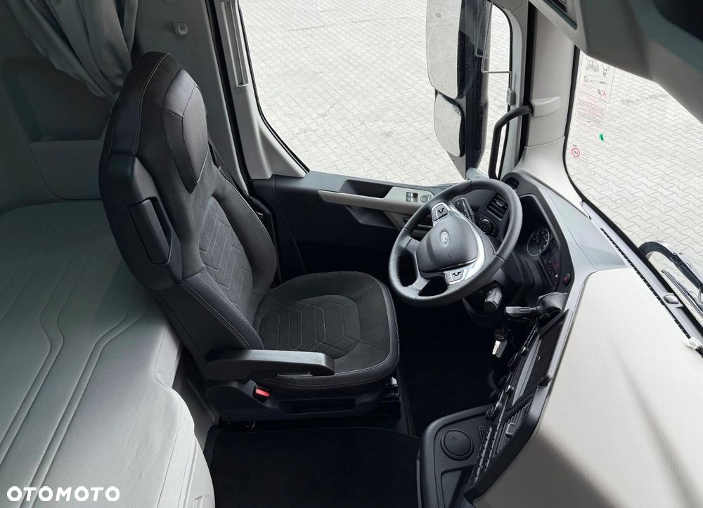 Ford F-MAX - 32
