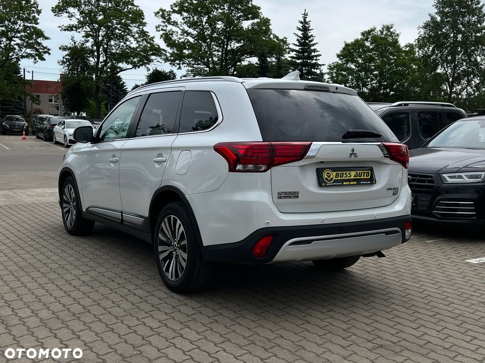 Mitsubishi Outlander - 7