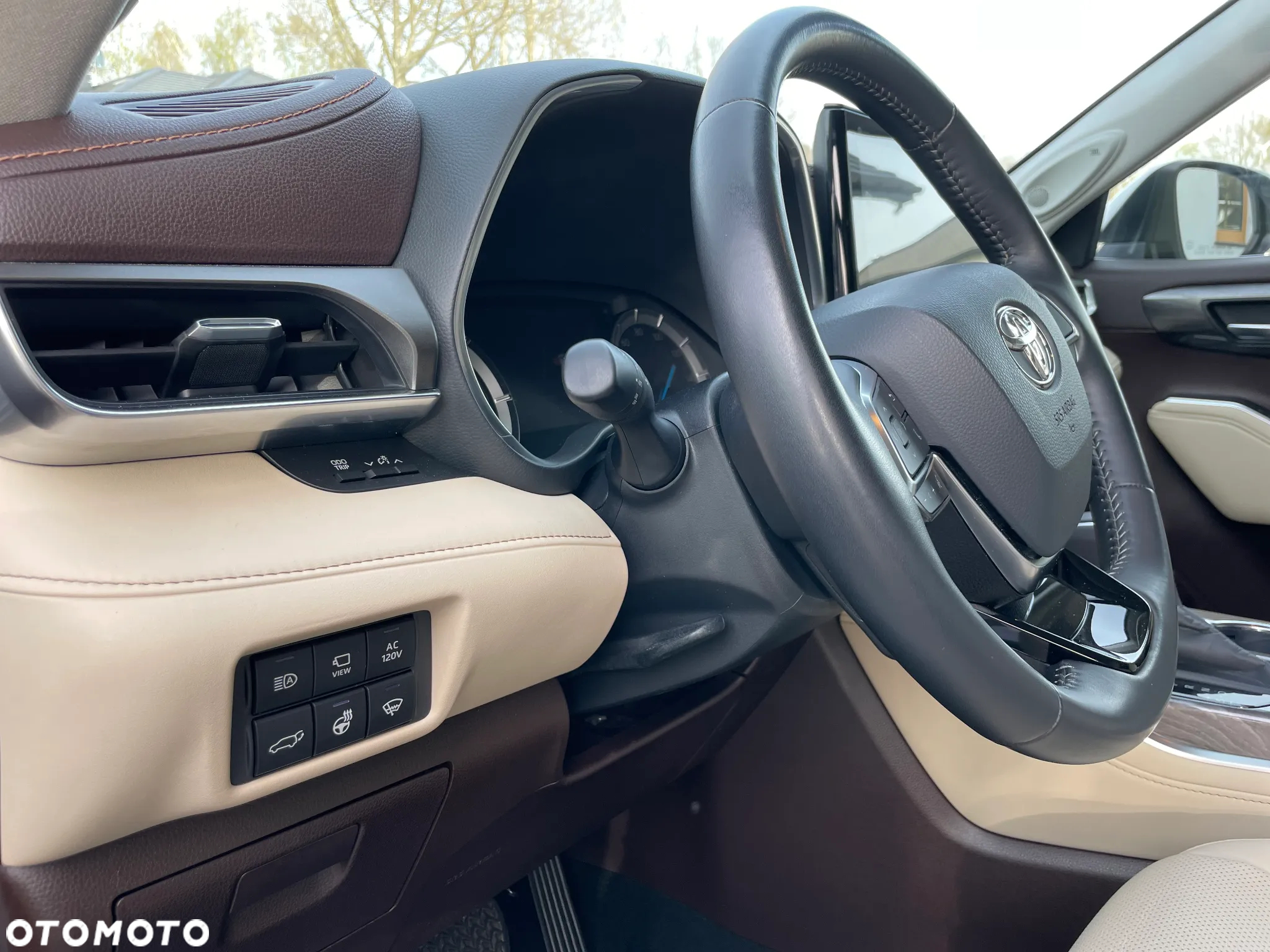 Toyota Highlander 2.5 Hybrid Executive - 9