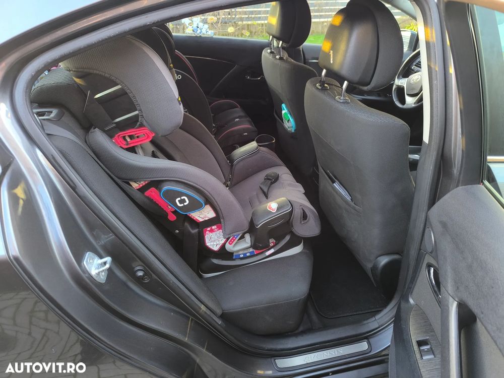 Toyota Avensis 2.2 D-CAT Luxury Aut - 16