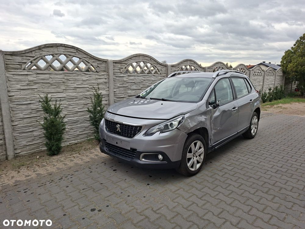 Peugeot 2008 BlueHDi 100 STOP & START Style - 6