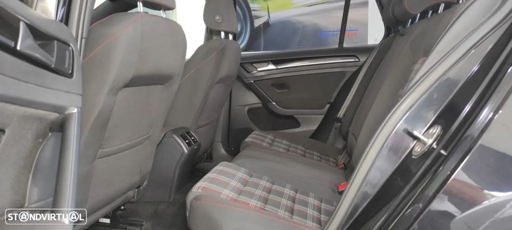 VW Golf - 6