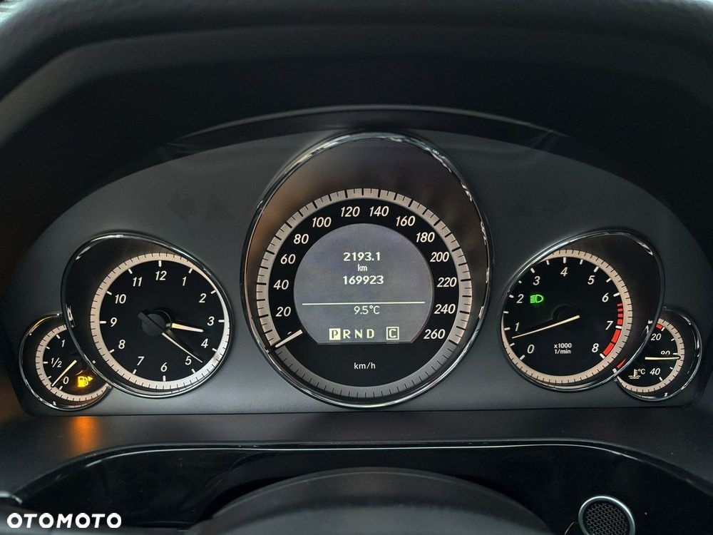 Mercedes-Benz Klasa E - 15