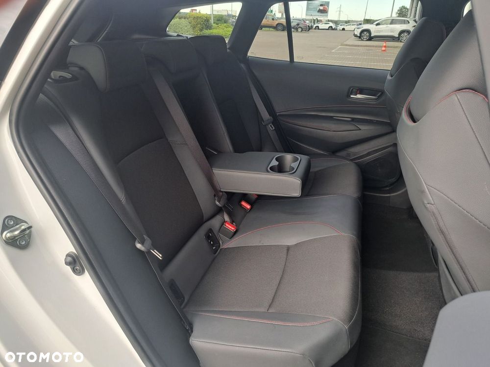 Toyota Corolla 2.0 Hybrid GR Sport Dynamic - 23
