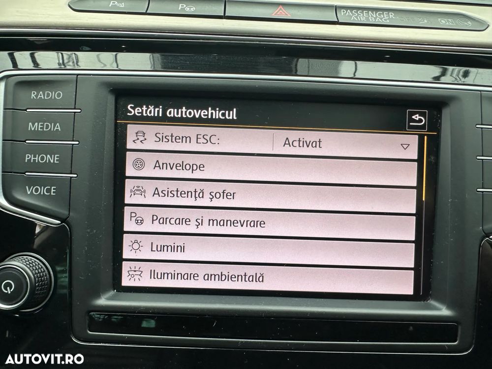 Volkswagen Passat Variant 2.0 TDI SCR DSG Highline - 28