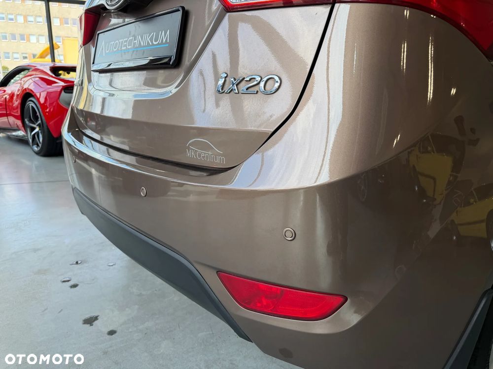 Hyundai ix20 1.4 Comfort - 19