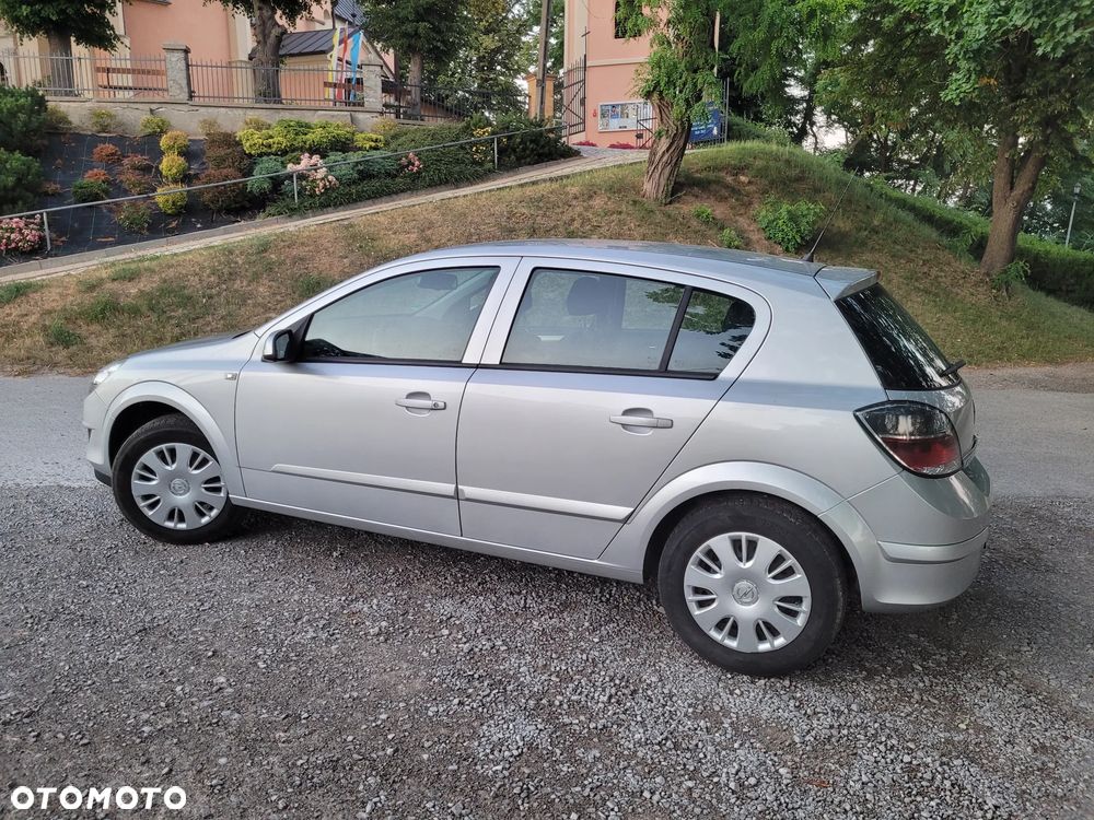 Opel Astra 1.6 Innovation - 28