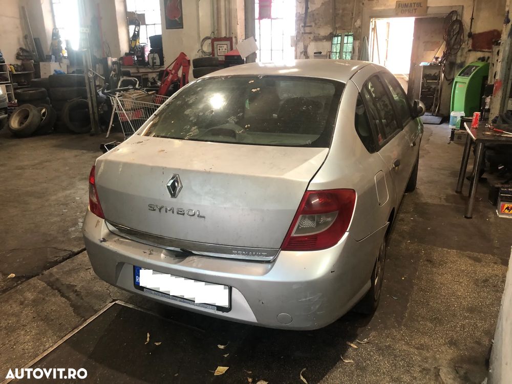 Dezmembrez Renault Clio Thalia 2009 1,5 DCI gri - 5