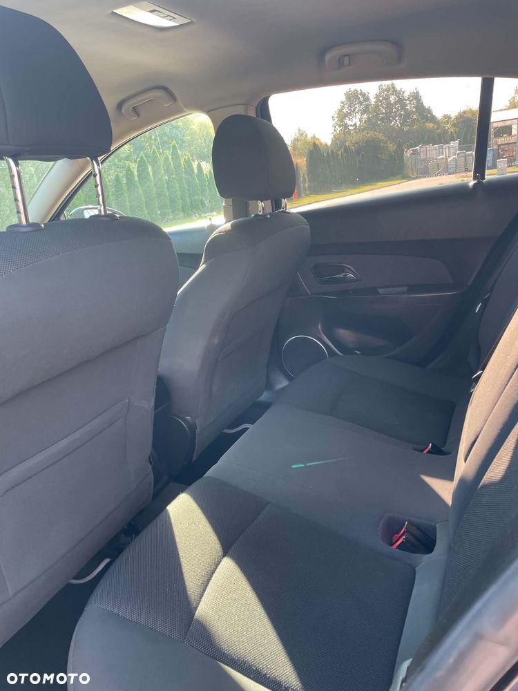 Chevrolet Cruze 1.6 LT - 16