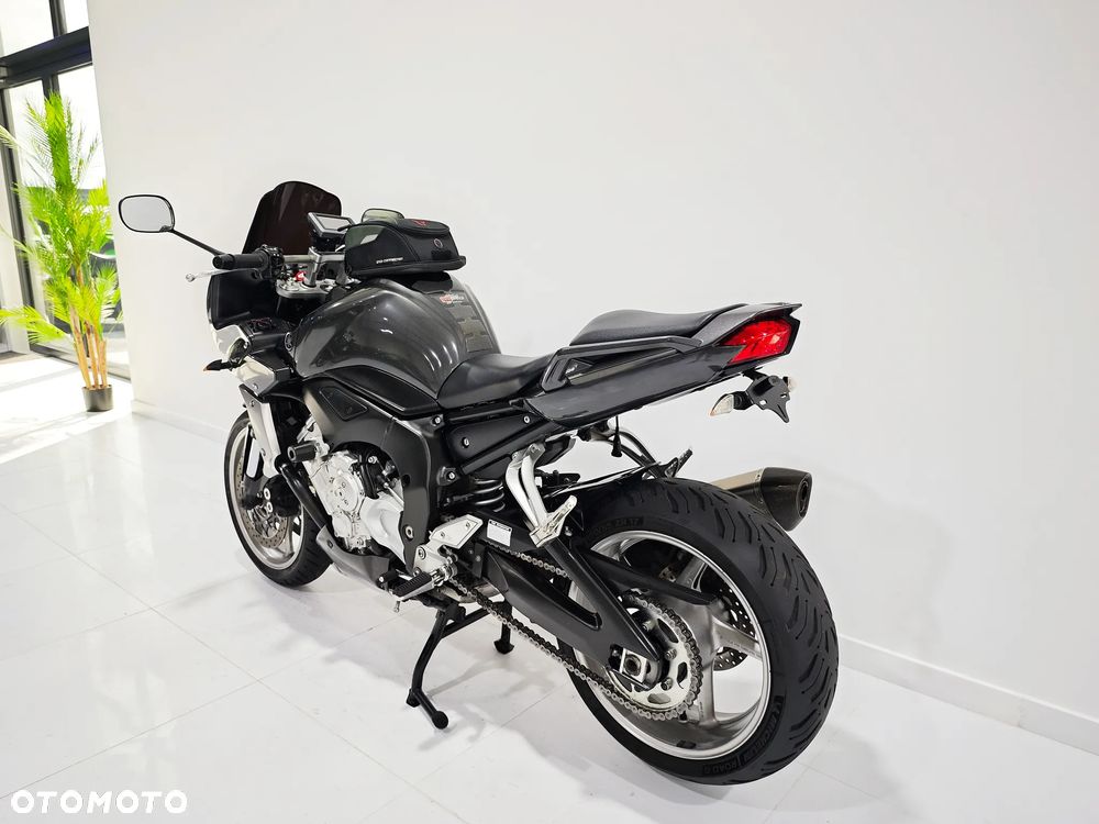 Yamaha FZ - 16