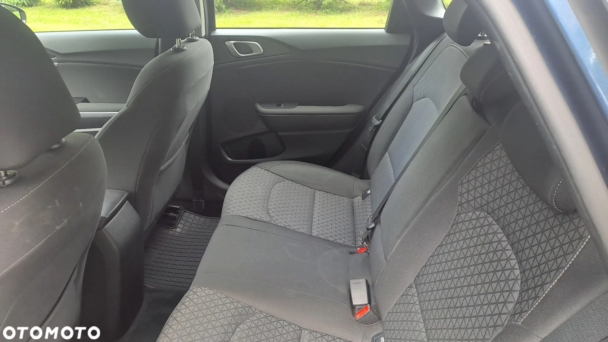 Kia Ceed - 8