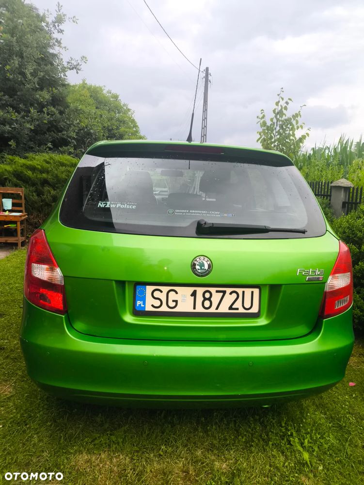 Skoda Fabia 2010 photo 3
