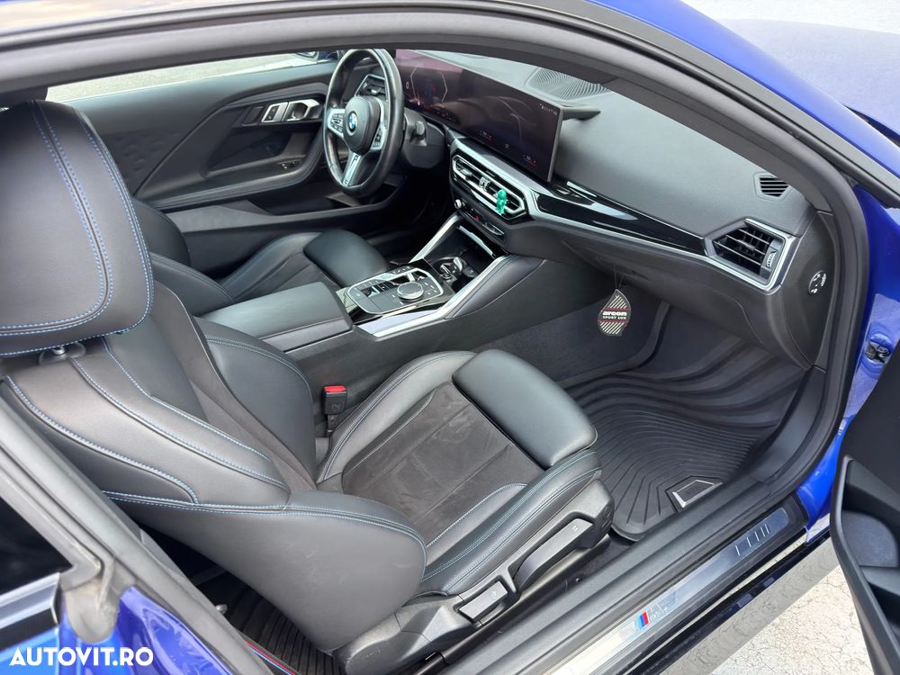 BMW M2 M240i xDrive AT - 38