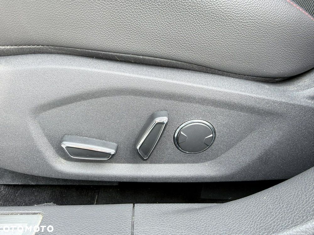 Ford Mondeo 2.0 EcoBoost ST-Line - 37