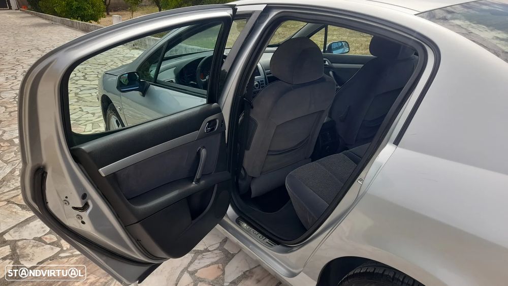 Peugeot 407 1.6 HDi Griffe - 24