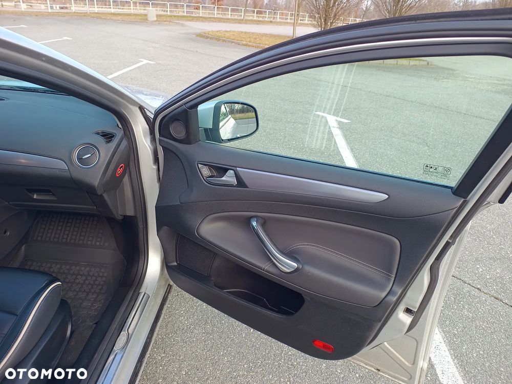 Ford Mondeo SW 2.0 TDCi Gold X - 32