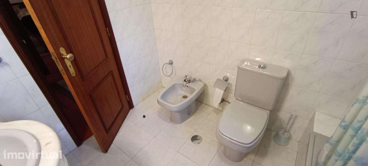 Quarto - localizado em Montes Claros Coimbra - Grande imagem: 3/10