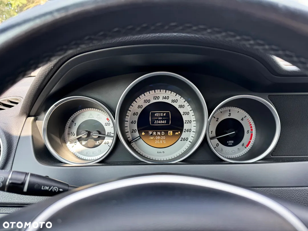 Mercedes-Benz Klasa C 300 T CDI 4Matic 7G-TRONIC Avantgarde Edition - 22