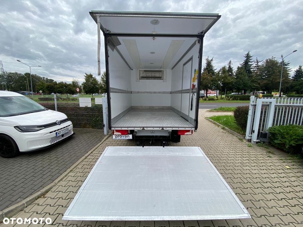 Mercedes-Benz SPRINTER 319 CDI 3,0 V6 AUTOMAT KONTENER CHŁODNIA WINDA - 23