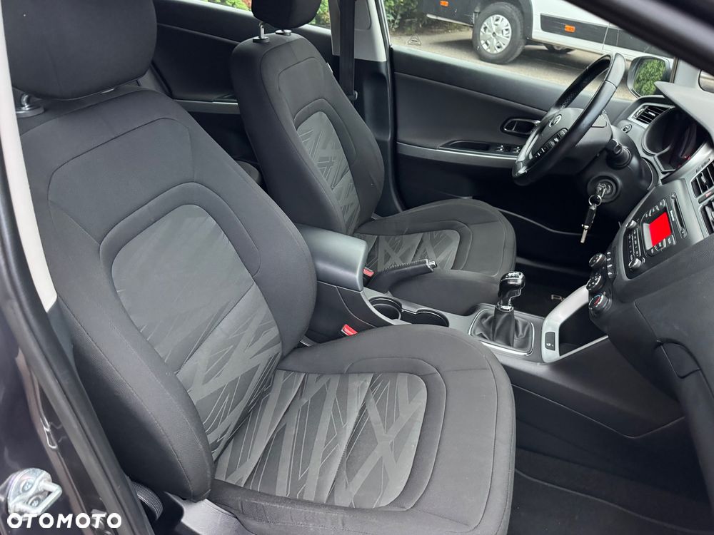 Kia Ceed 1.6 GDI ISG Dream Team Edition - 16