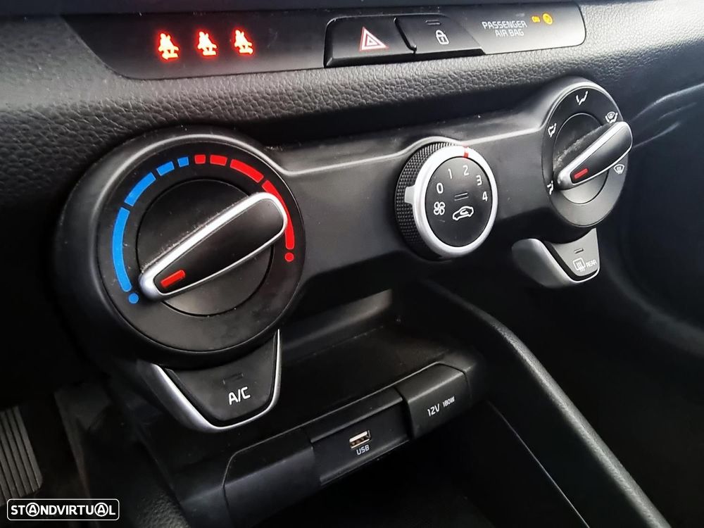 Kia Stonic 1.2 Dynamic - 34