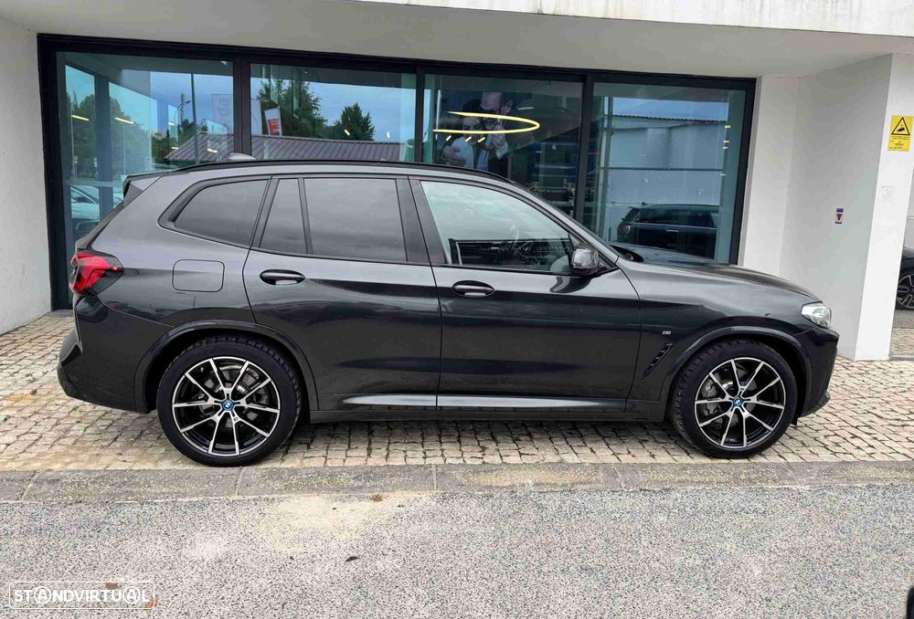 BMW iX3 M Sport Impressive - 4
