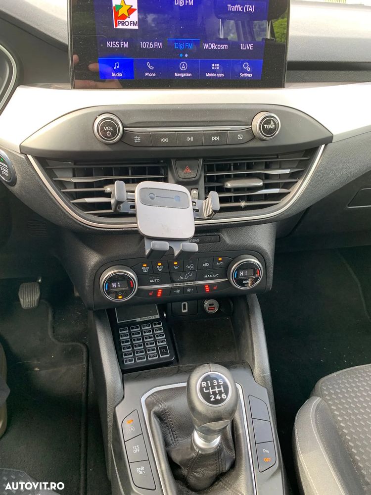 Ford Focus 1.5 EcoBlue Start-Stopp-System TITANIUM - 12