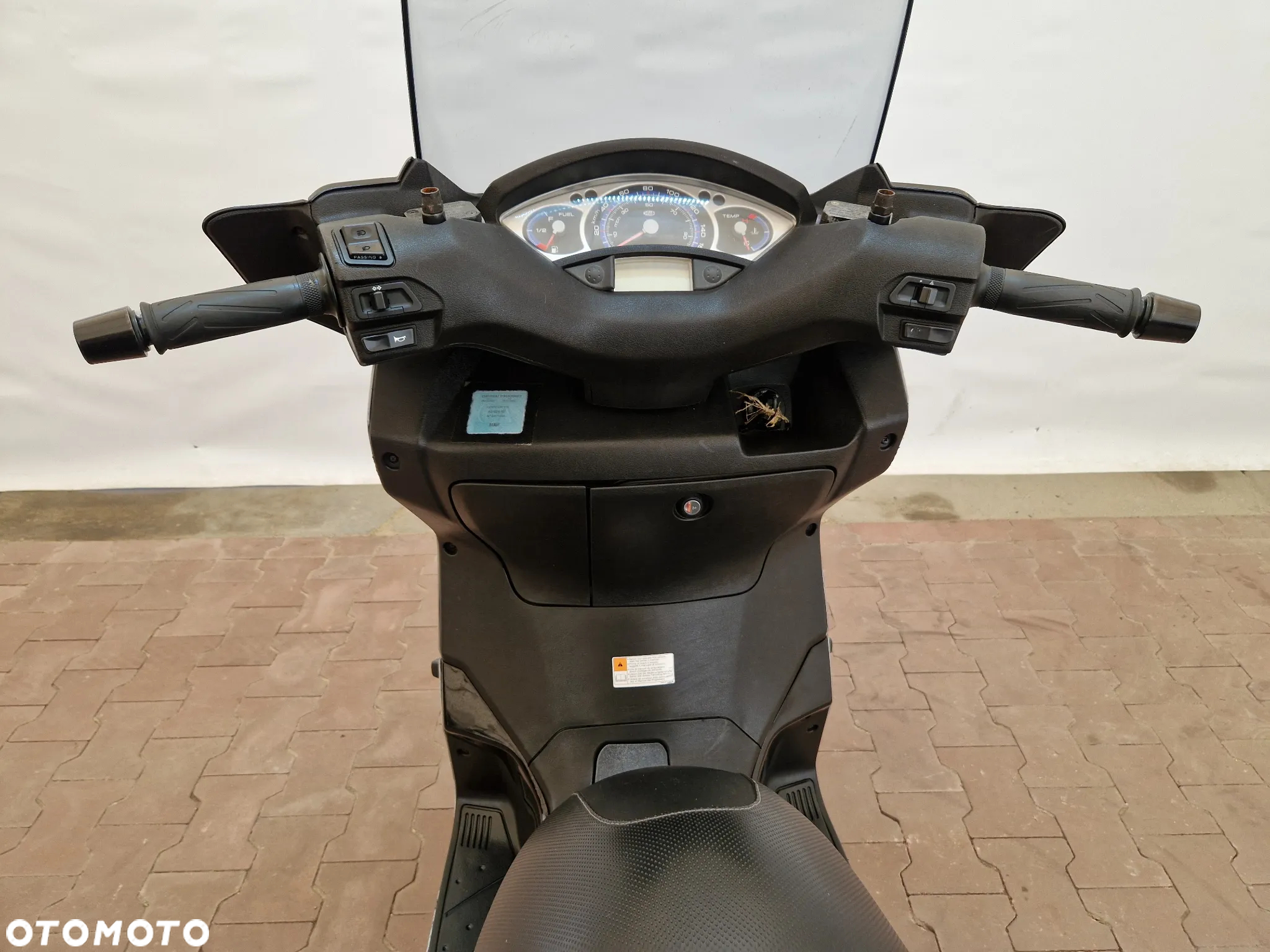 Yamaha X-max - 8