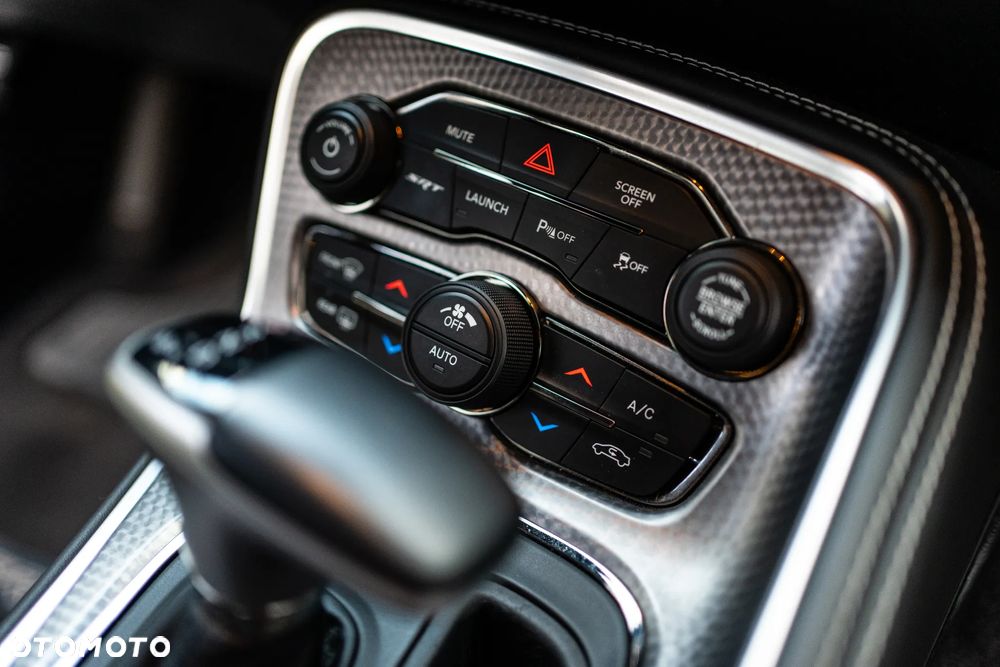 Dodge Challenger 6.2 Hellcat - 14