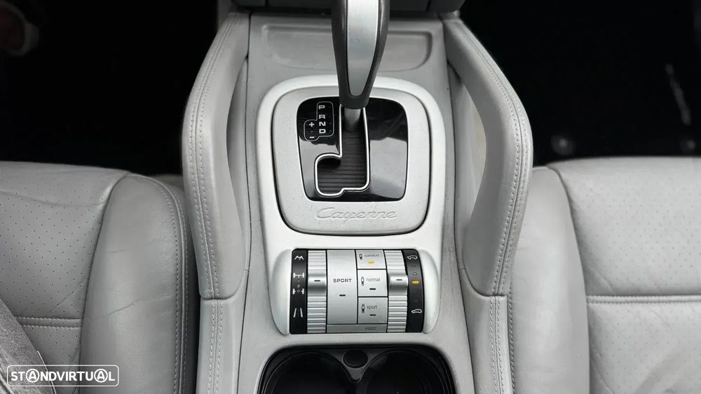 Porsche Cayenne Turbo - 16