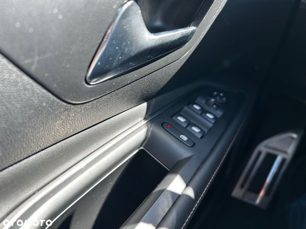 Peugeot 3008 1.6 PureTech HYbrid4 GT S&S EAT8 - 19