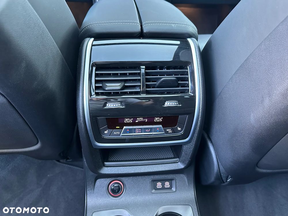 BMW X7 M60i xDrive mHEV sport - 26